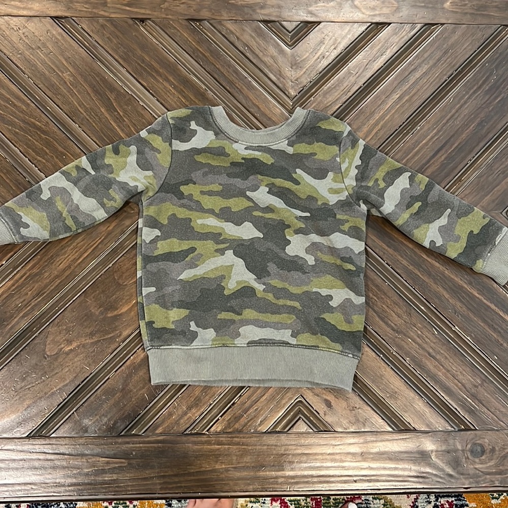 Camo crewneck sweatshirt